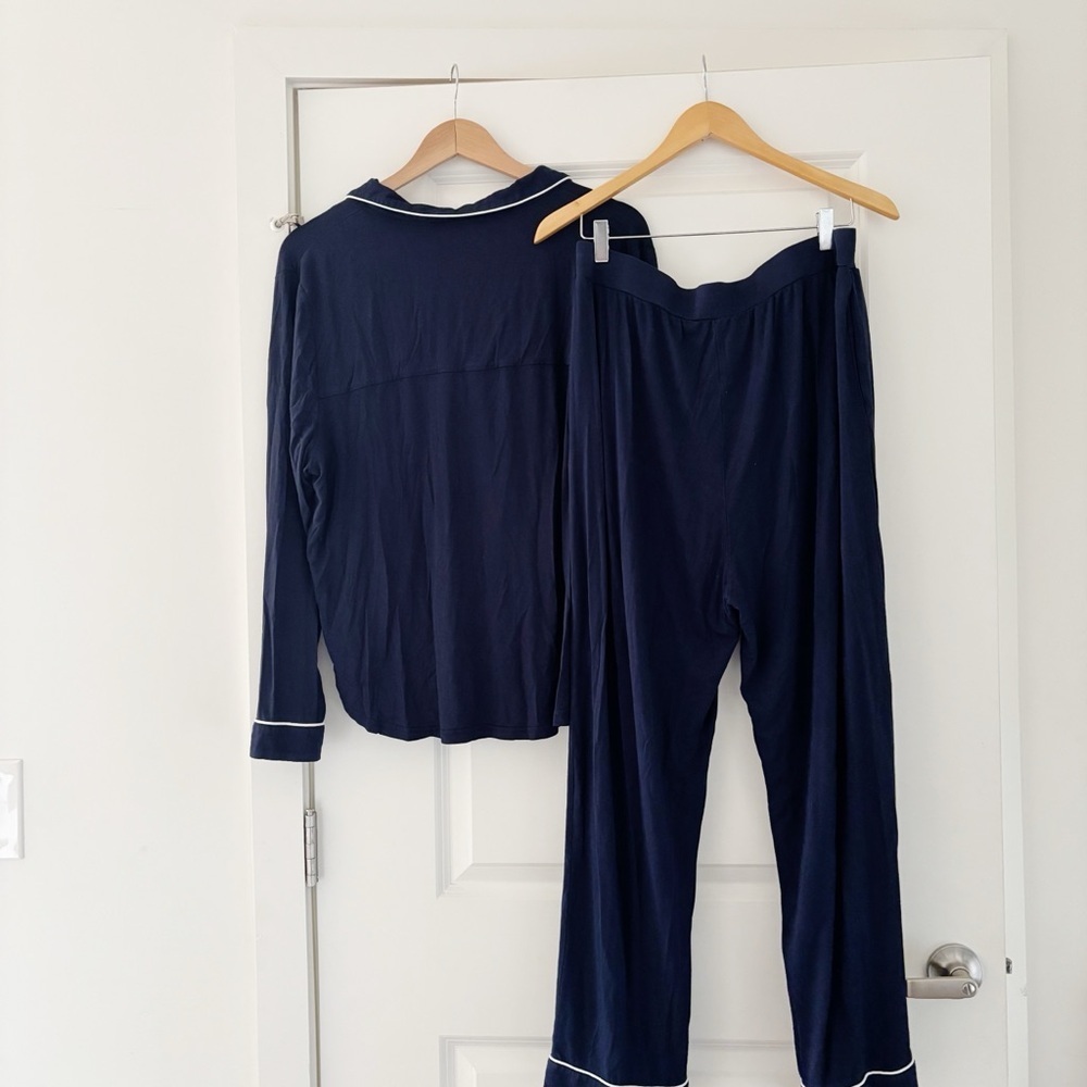 Cozy Earth Bamboo Stretch-Knit Long Sleeve Pajama Set Navy - Picture 7 of 12